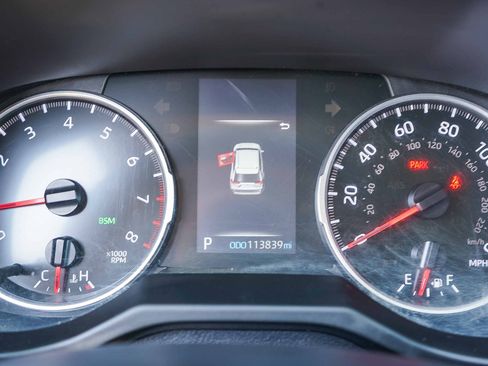 Used 2022 Toyota RAV4 XLE Premium image 24