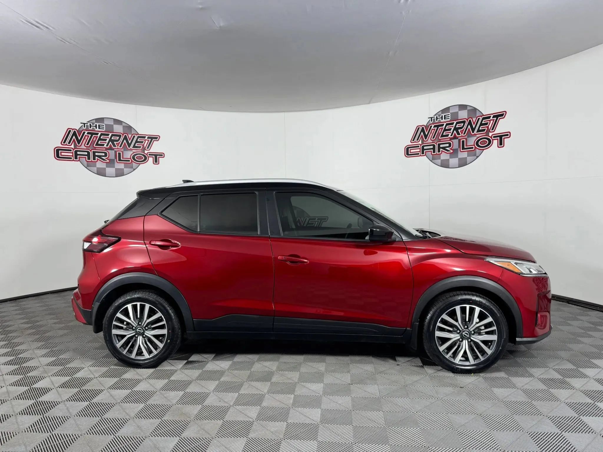 Used 2023 Nissan Kicks SV FWD image 8