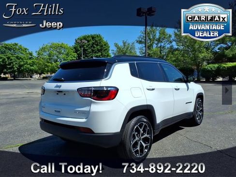 Used 2025 Jeep Compass Limited AWD/4WD image 9