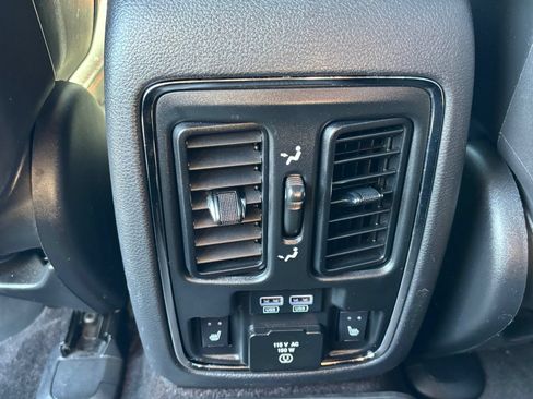 Used 2017 Jeep Grand Cherokee Trailhawk w/ Trailhawk Luxury Group AWD/4WD image 22