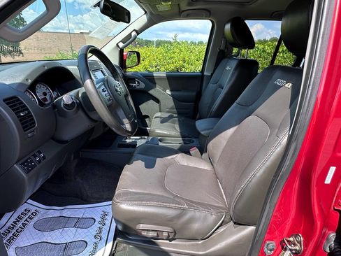 Used 2015 Nissan Frontier PRO-4X w/ Pro-4x Luxury Package image 12