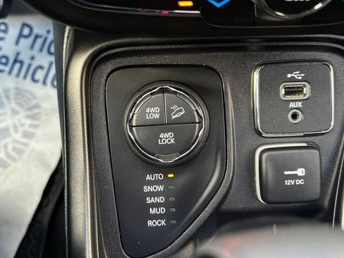 Used 2018 Jeep Compass Trailhawk w/ Cold Weather Group image 33
