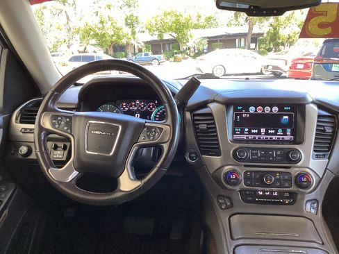 Used 2020 GMC Yukon Denali AWD/4WD image 19