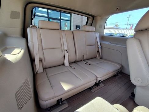 Used 2011 GMC Yukon Denali image 45