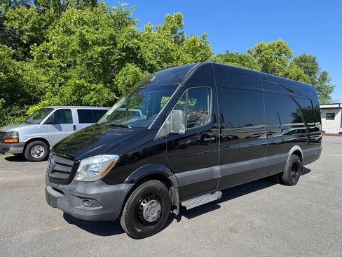 Used 2017 Mercedes-Benz Sprinter 3500 image 2