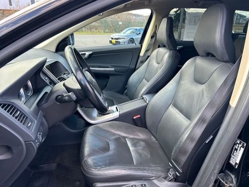 Used 2013 Volvo XC60 3.2 w/ Climate Pkg image 14