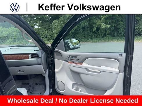 Used 2013 Chevrolet Suburban LT w/ Luxury Package AWD/4WD image 28