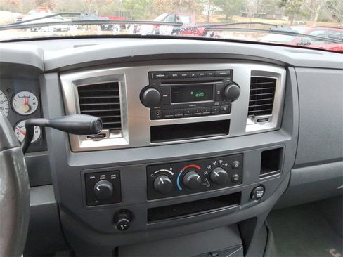 Used 2007 Dodge Ram 1500 Truck SLT image 16
