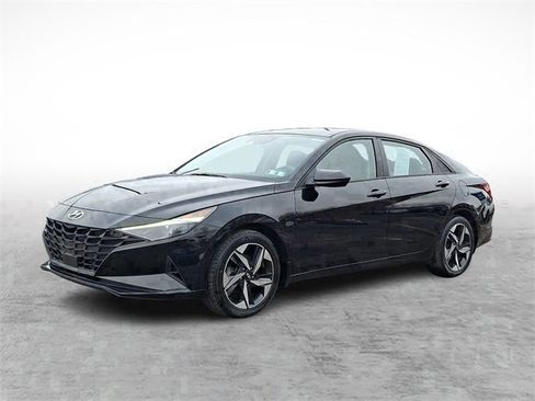 Used 2023 Hyundai Elantra SEL w/ Convenience Package image 3