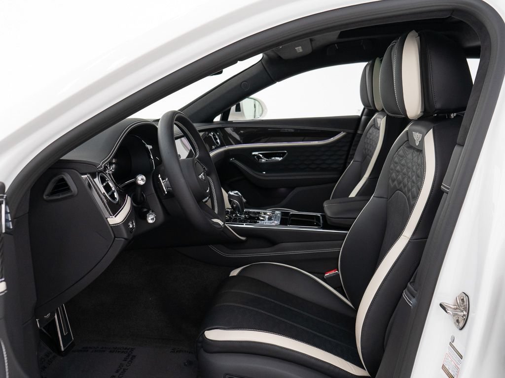 Used 2025 Bentley Flying Spur Plug-In Hybrid AWD/4WD image 15