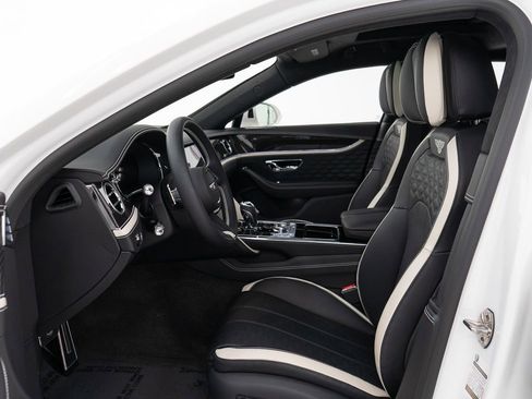 Used 2025 Bentley Flying Spur Plug-In Hybrid AWD/4WD image 15