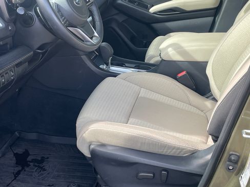 Used 2023 Subaru Ascent Premium w/ Convenience Package AWD/4WD image 10