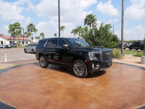 Used 2024 GMC Yukon Denali Ultimate image 1