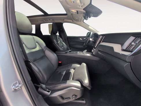 Used 2022 Volvo XC60 B5 Inscription w/ Advanced Package image 15