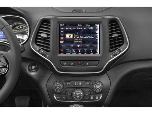 Certified 2023 Jeep Cherokee Altitude Lux image 10