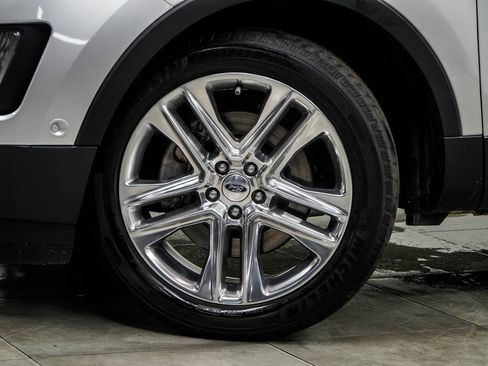 Used 2017 Ford Explorer Limited w/ Equipment Group 301A image 3