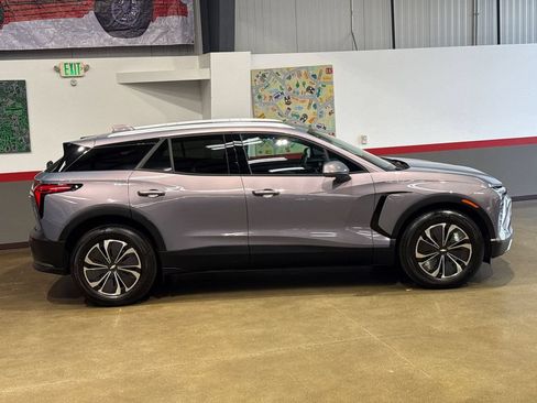 Used 2024 Chevrolet Blazer EV LT AWD/4WD image 40