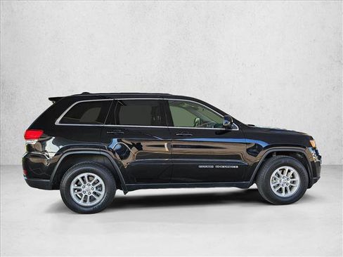 Used 2019 Jeep Grand Cherokee Laredo RWD image 4