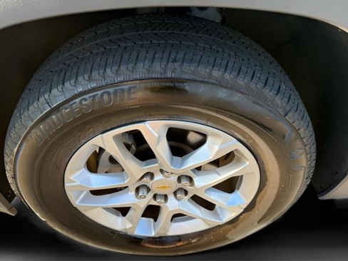 Used 2020 Chevrolet Traverse LS image 27