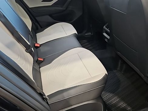New 2026 Volkswagen Tiguan SE AWD/4WD image 17