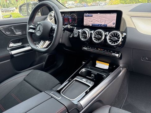 New 2025 Mercedes-Benz GLA 250 GLA 250 image 18
