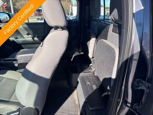 Used 2017 Toyota Tacoma SR image 21