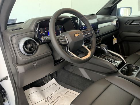 New 2024 Chevrolet Colorado LT w/ LT Convenience Package III image 15