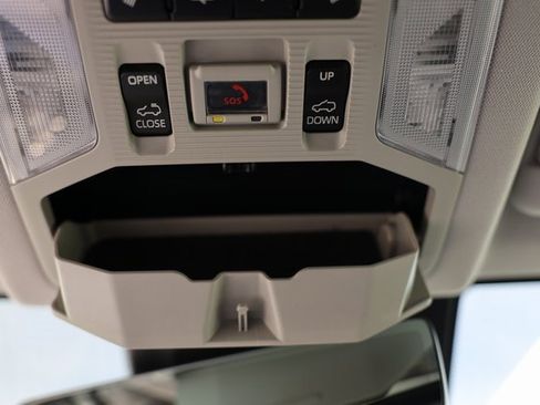 Used 2020 Toyota RAV4 Limited image 39