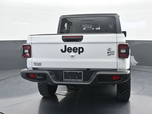 Used 2024 Jeep Gladiator Sport image 6