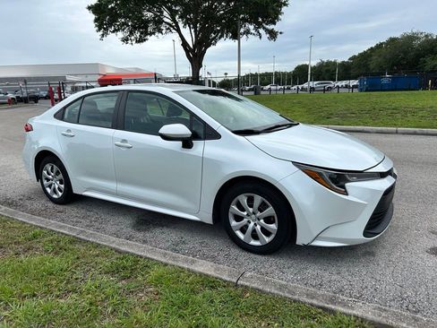 Used 2024 Toyota Corolla LE FWD image 8