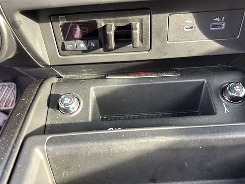 Used 2024 Nissan Titan PRO-4X w/ Pro-4x Convenience Package image 18