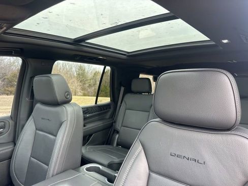 Used 2022 GMC Yukon Denali RWD image 25