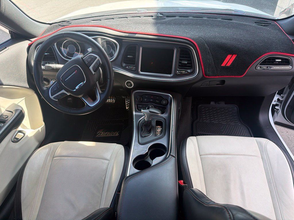 Used 2015 Dodge Challenger SXT Plus w/ Driver Convenience Group RWD image 9