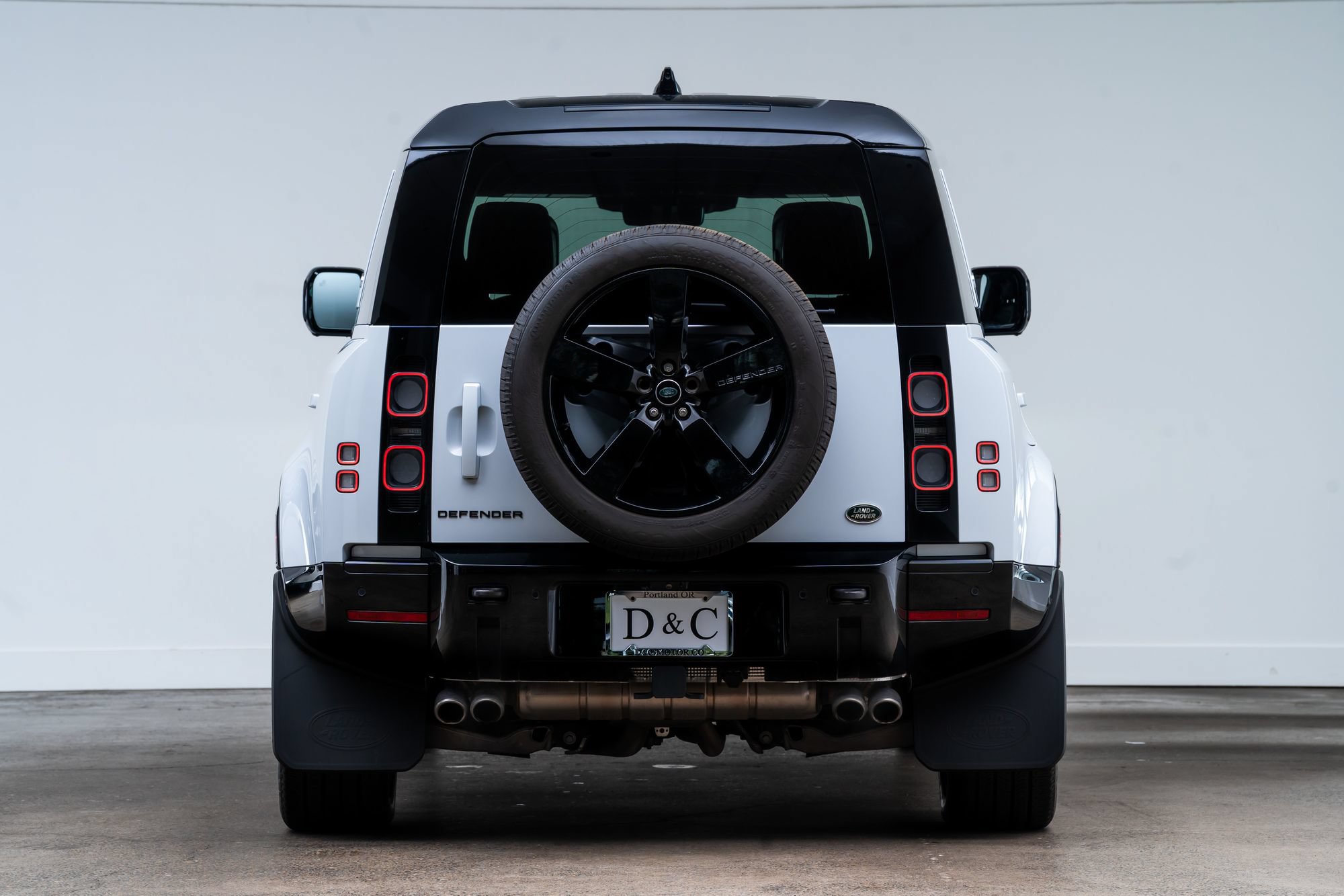 Used 2023 Land Rover Defender 110 V8 AWD/4WD image 6