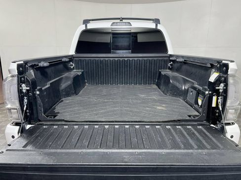 Used 2021 Toyota Tacoma TRD Off-Road w/ TRD Premium Off Road Package AWD/4WD image 24