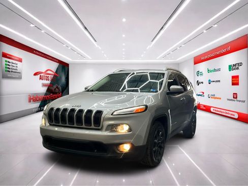 Used 2016 Jeep Cherokee Latitude image 4