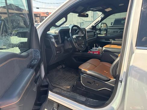 Used 2023 Ford F250 Platinum AWD/4WD image 5
