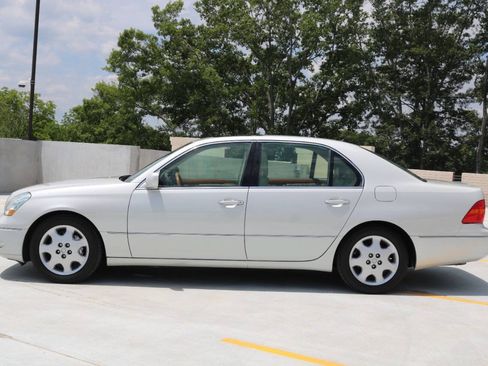 Used 2001 Lexus LS 430 RWD image 28