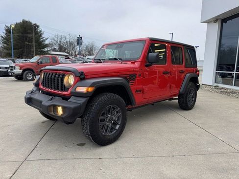 Used 2024 Jeep Wrangler Sport S image 3