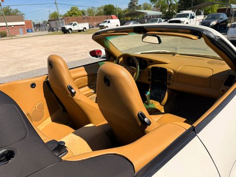 Used 2001 Porsche 911 Cabriolet image 32