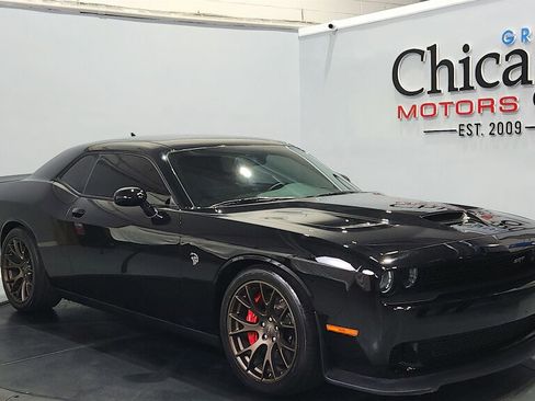 Used 2016 Dodge Challenger SRT Hellcat RWD image 2