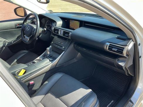 Used 2016 Lexus IS 200t RWD image 36