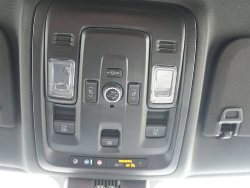 Used 2025 Chevrolet Suburban LT w/ Comfort Package AWD/4WD image 32