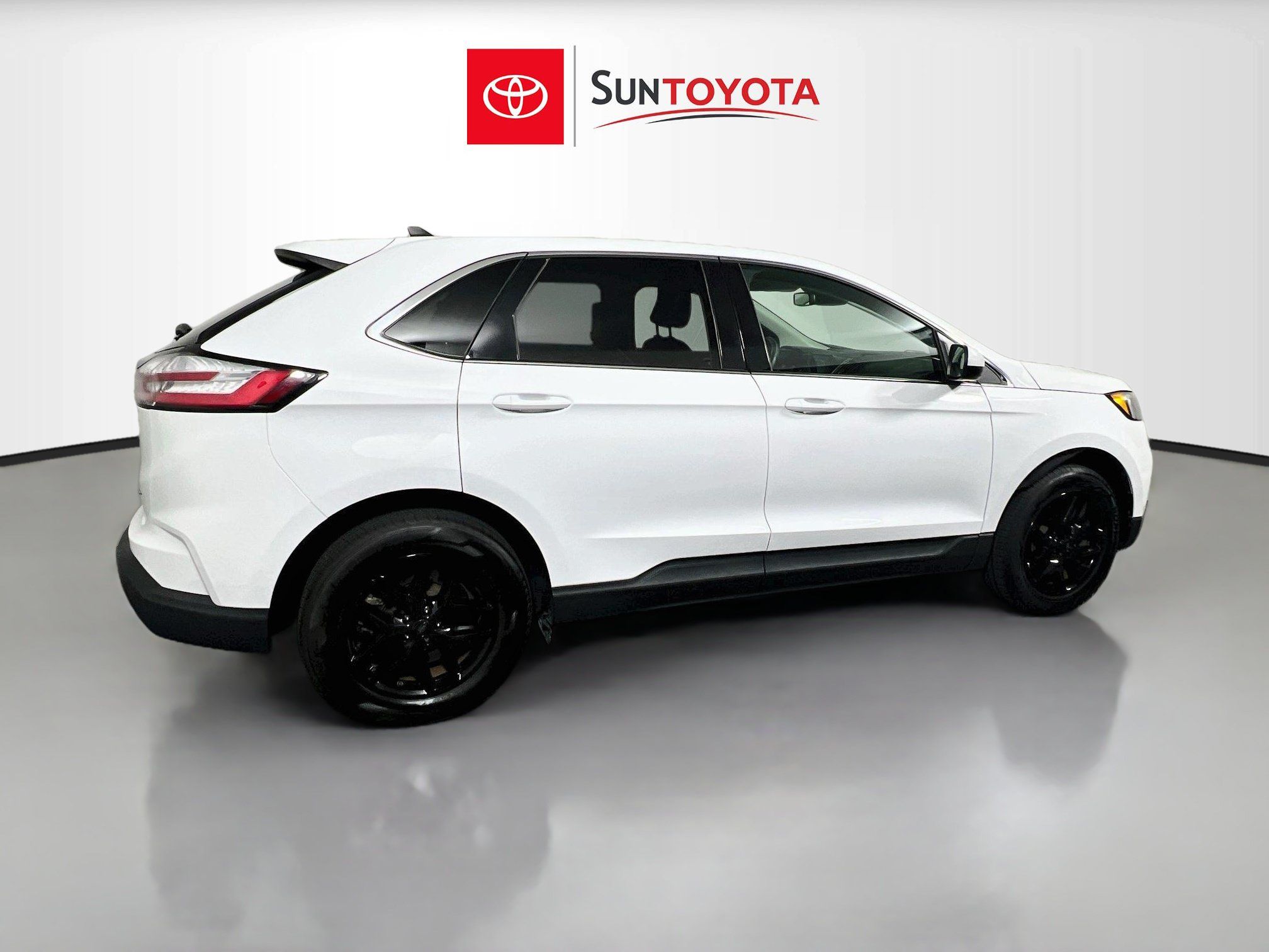 Used 2024 Ford Edge SEL AWD/4WD image 4