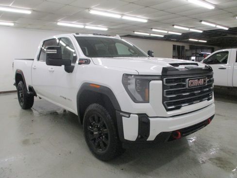New 2025 GMC Sierra 2500 AT4 w/ AT4 Premium Plus Package image 10