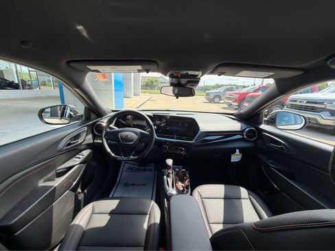 New 2026 Chevrolet Trax RS w/ Driver Confidence Package FWD image 16