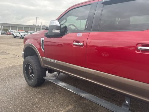Used 2017 Ford F250 Lariat w/ Lariat Ultimate Package image 4