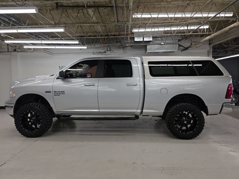 Used 2019 RAM 1500 Classic SLT AWD/4WD image 6