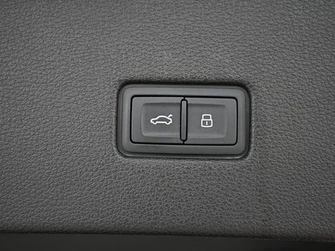 Used 2022 Audi SQ8 Prestige w/ Prestige Package image 20