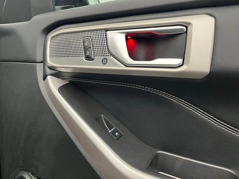 Certified 2023 Ford Explorer Limited w/ Equipment Group 301A image 27